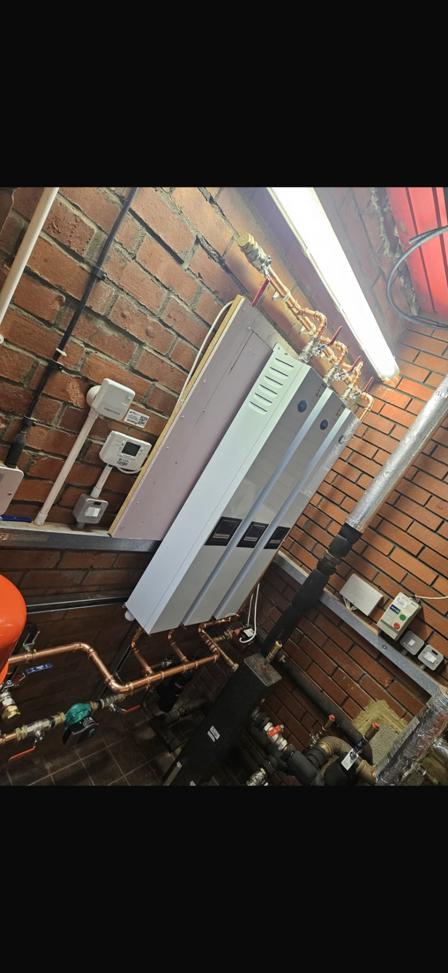 Commercial plumbing pipework with WRAS-approved fittings